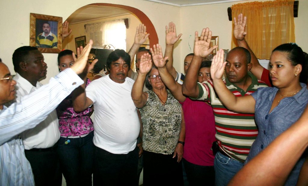 Juramentación de la familia Camacho en Guaci Moca